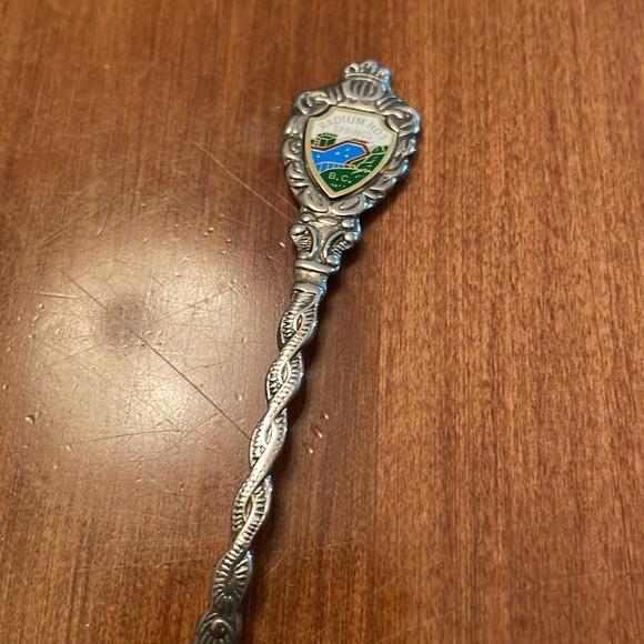 Souvenir spoons from British Columbia - Picture 2 of 9